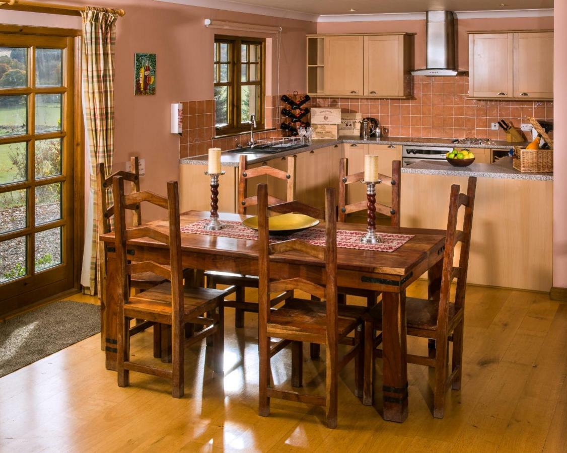 New Woll Estate Villa Ashkirk Ngoại thất bức ảnh
